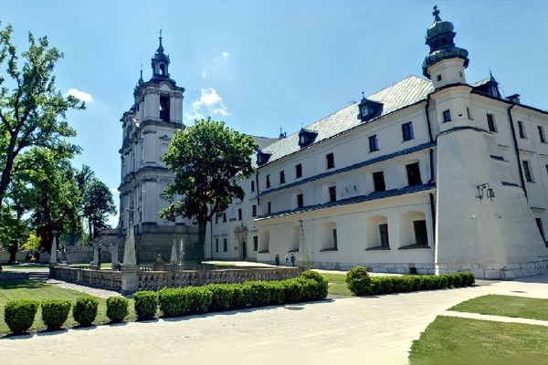 KOŚCIÓŁ ŚW. MICHAŁA ARCHANIOŁA oraz ŚW. STANISŁAWA BISKUPA I MĘCZENNIKA NA SKAŁCE, ul. Skałeczna 15