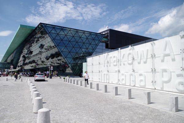 MIĘDZYNARODOWY PORT LOTNICZY IM. JANA PAWŁA II  Kraków-Balice