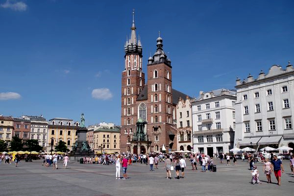 BAZYLIKA MARIACKA WNIEBOWZIĘCIA NAJŚWIĘTSZEJ MARYI PANNY, Rynek Główny
