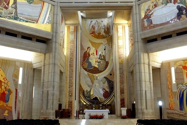 Prezbiterium – ściana centralna