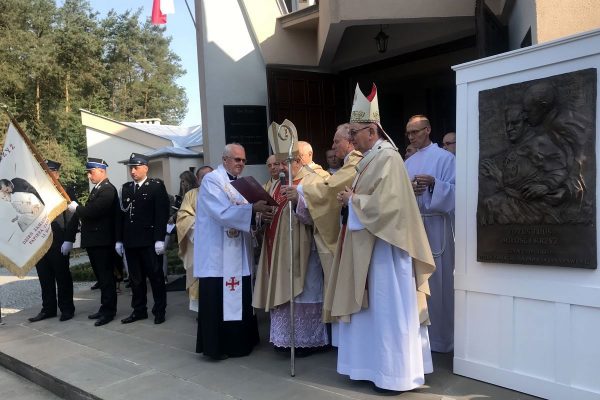Kard. Dziwisz o Janie Pawle II: był cały dla Maryi