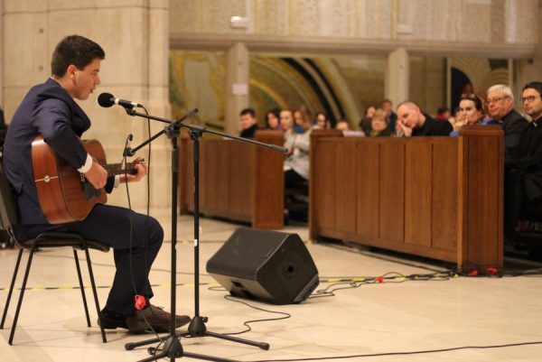 Upamiętnili śpiewem Jana Pawła II