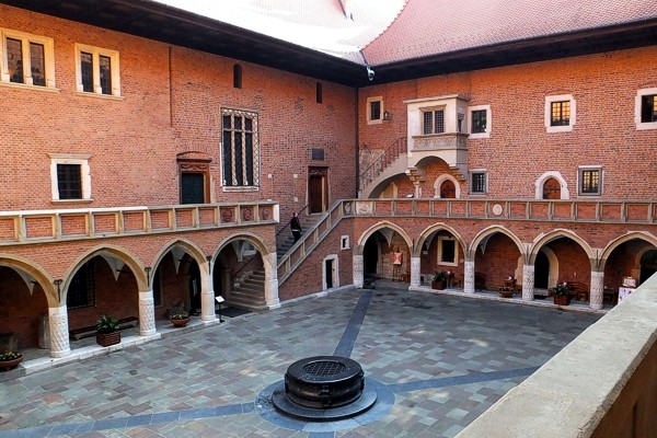 COLLEGIUM MAIUS UNIWERSYTETU JAGIELLOŃSKIEGO, ul. Jagiellońska 15e