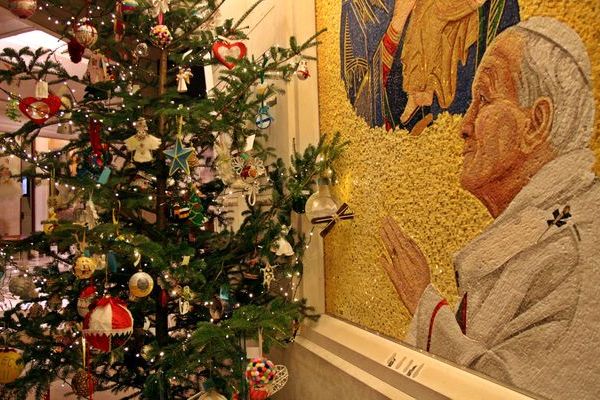Konkurs plastyczny „Ubierzmy choinkę dla Jana Pawła II”
