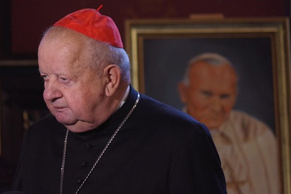 Kard. Stanisław Dziwisz: Jan Paweł II zapisał się na zawsze w historię świata, Kościoła, naszej Ojczyzny i Krakowa