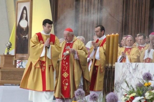 Kard. Dziwisz: Dziękujemy za Wielkich Pasterzy Jana Pawła II i Prymasa Stefana Wyszyńskiego