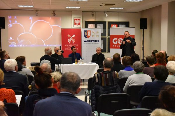 „Aby życie miało sens. Wykłady otwarte z racji 100. rocznicy urodzin św. Jana Pawła II”. Inauguracja cyklu spotkań w Wadowicach.