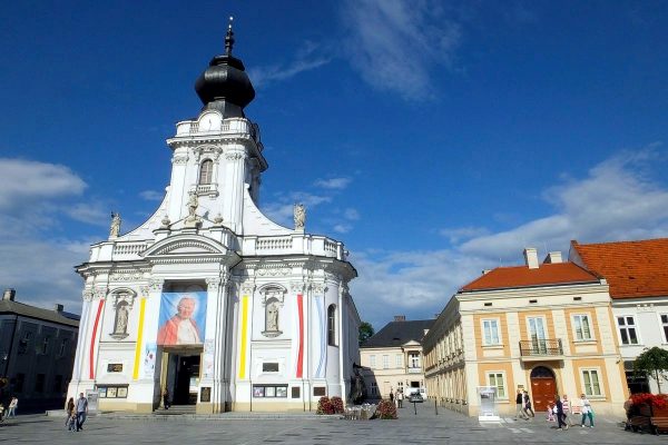 Obchody setnej rocznicy urodzin Jana Pawła II w Wadowicach przeniesione na październik