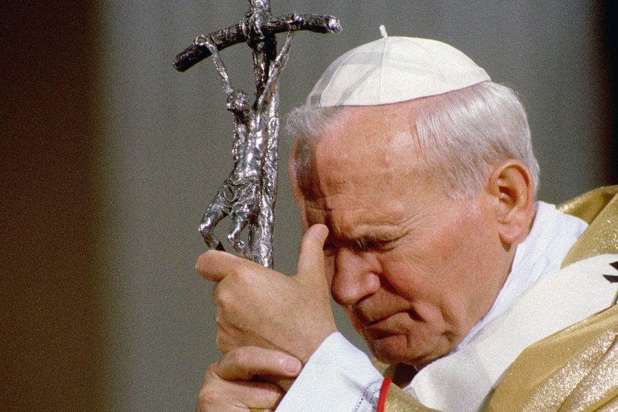 Jan Paweł II ma być żywy w naszych sercach i umysłach
