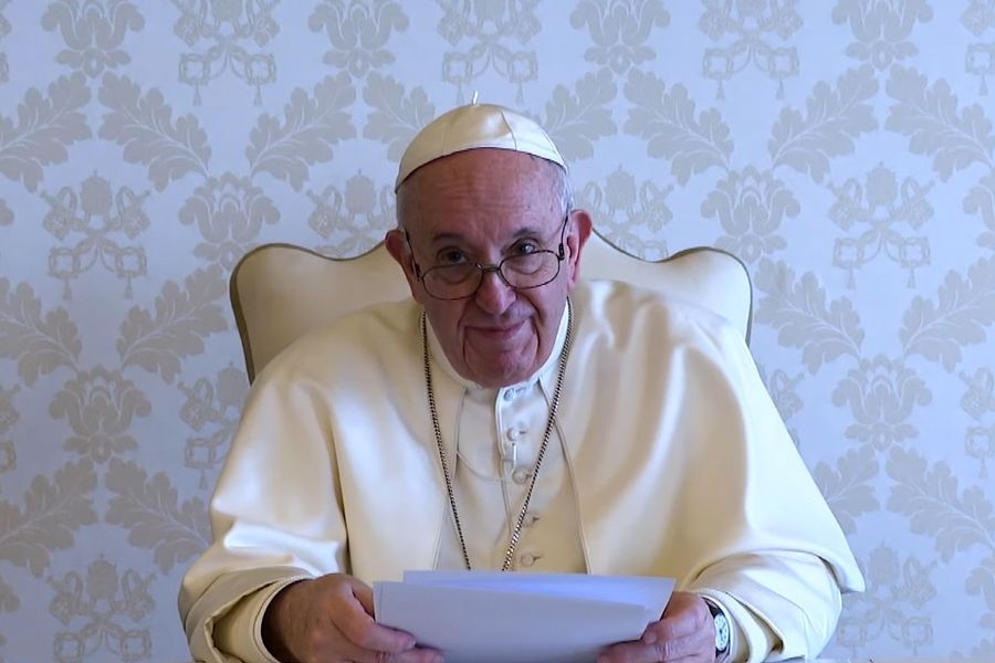 Papież Franciszek do krakowskiej młodzieży w 100. rocznicę urodzin św. Jana Pawła II: życzę Wam, abyście całe swoje życie zanurzyli w Chrystusie