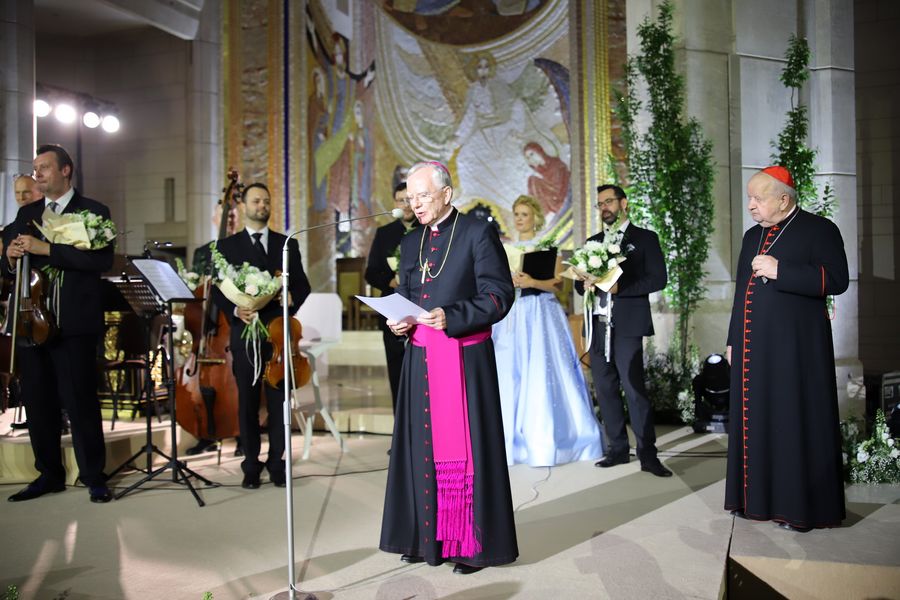 Abp Marek Jędraszewski: św. Jan Paweł II był pieśnią na cześć Boga, a sztuką jego życia była głęboka wiara