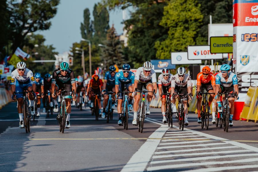 Kolarze Tour de Pologne uczcili 100. rocznicę urodzin św. Jana Pawła II