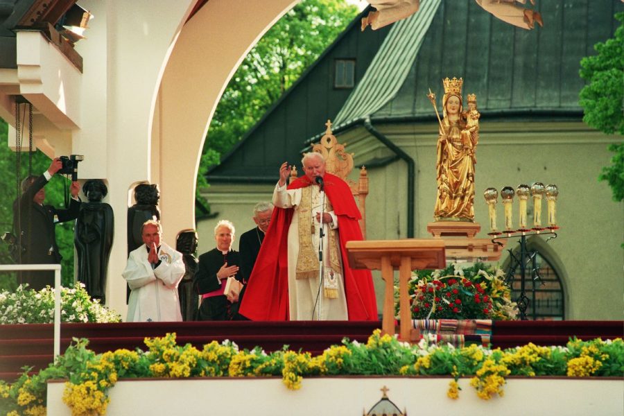 Biskupi na XX Dzień Papieski: z Maryją i przez Maryję