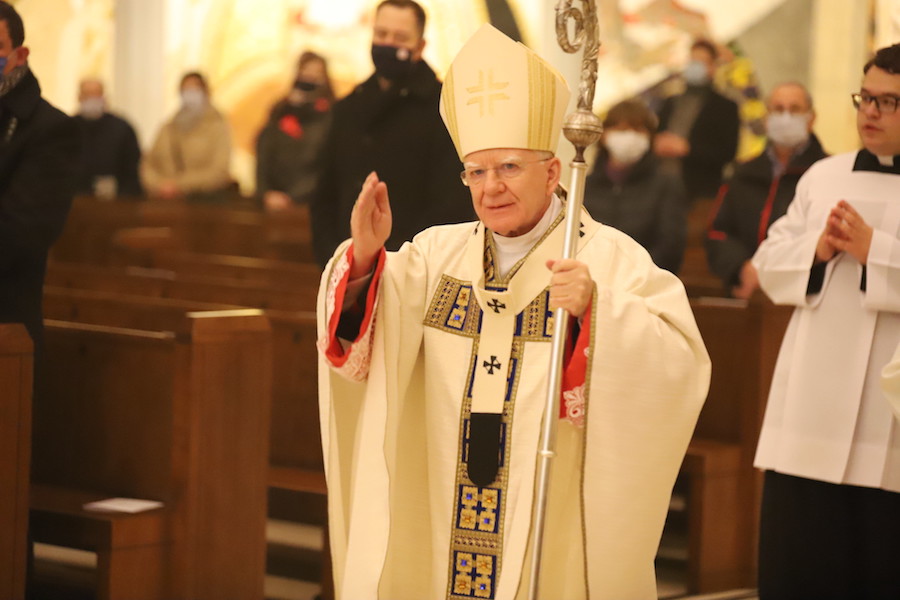 Abp Marek Jędraszewski podczas Mszy św. wieńczącej obchody Święta Małopolski: Karol Wojtyła szedł do Chrystusa drogą, którą wskazała Maryja