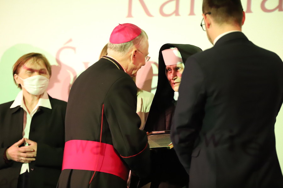 Wadowice: uroczysta sesja rady miejskiej z okazji 101 rocznicy urodzin Karola Wojtyły